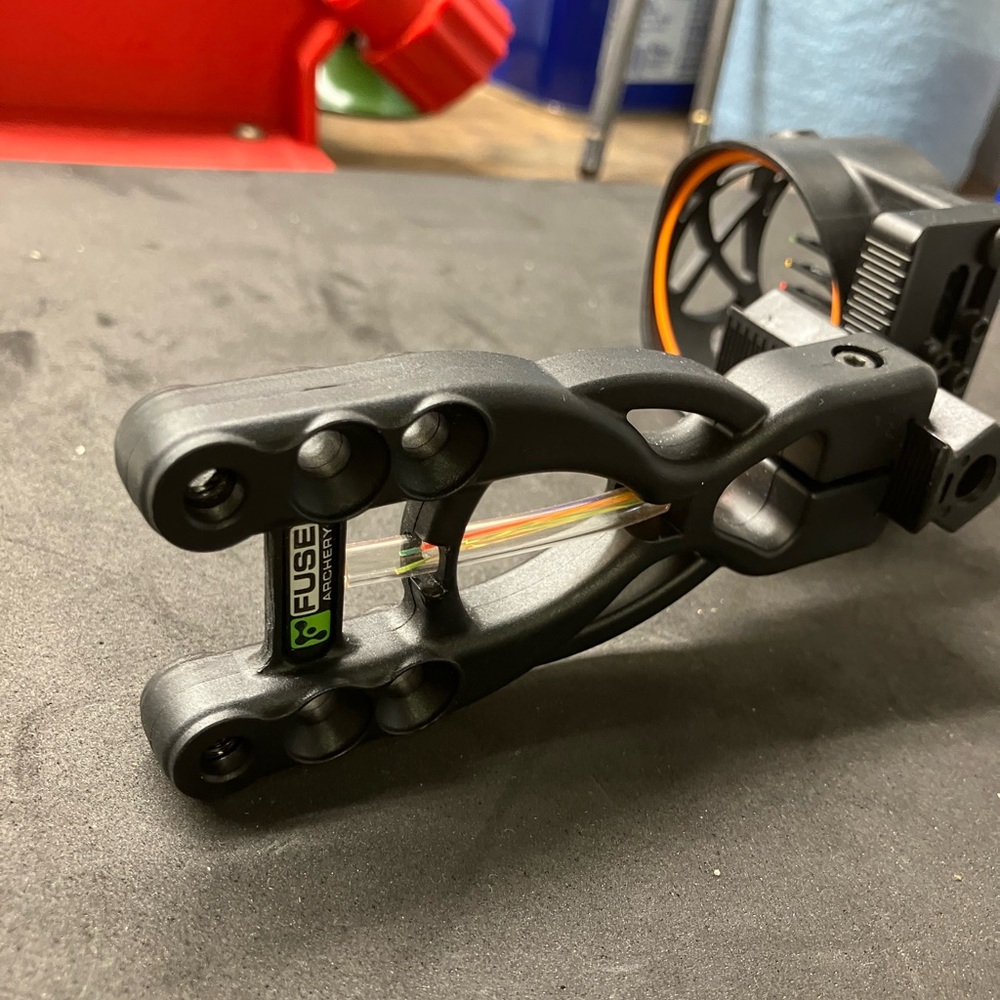 Compound bow sight and quiver